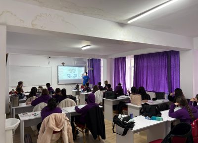 Liceul „Pontus Euxinus” Lumina a găzduit activități educaționale susținute de două echipe EPAS de la Liceul „Lazăr Edeleanu” Năvodari
